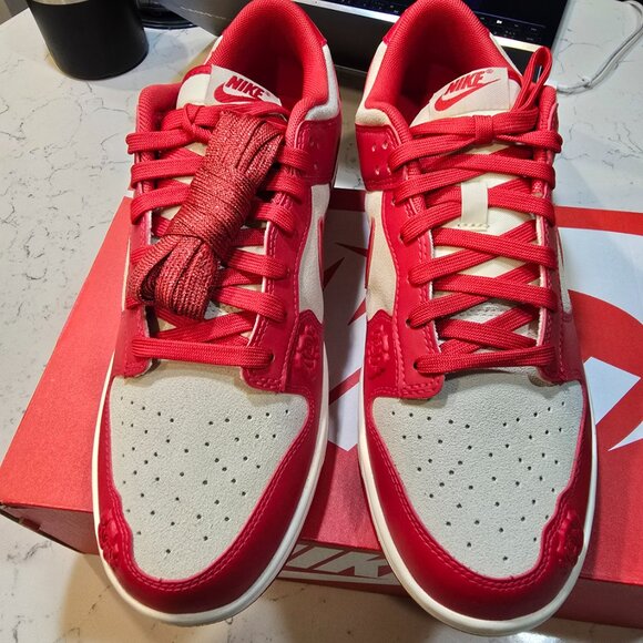 Nike Dunk Low Red Roses HF1986-100 Mens Size 10 Skateboarding Lifestyle SNEAKERS - Picture 4 of 9